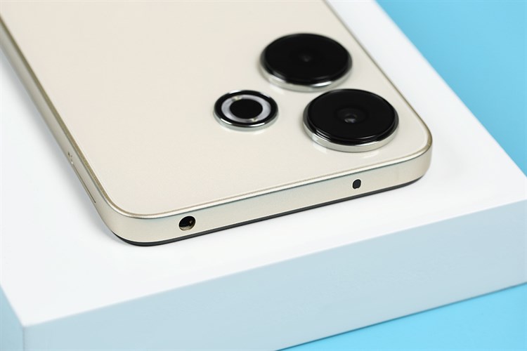 redmi-13-yellow-8-750x500